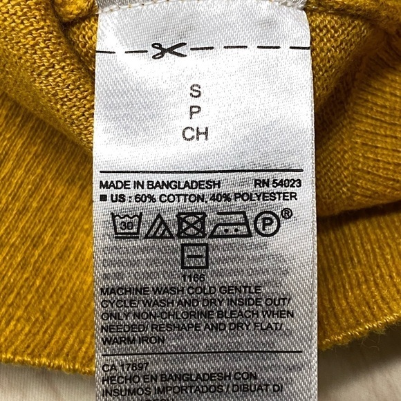Old Navy Yellow Light Weight Sweater Size Small NWT - Picture 7 of 7